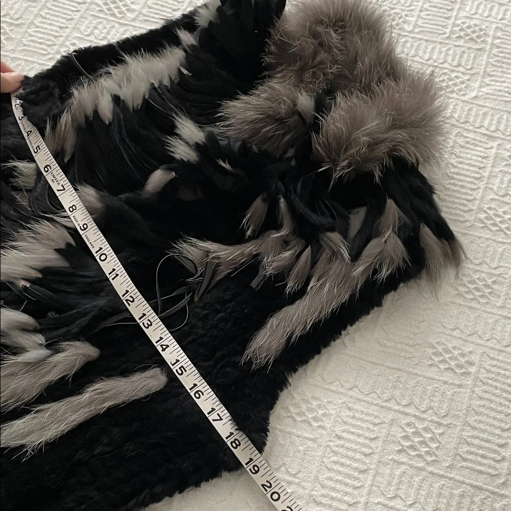 Real genuine knit Fur Trimmed Vest - Picture 7 of 17